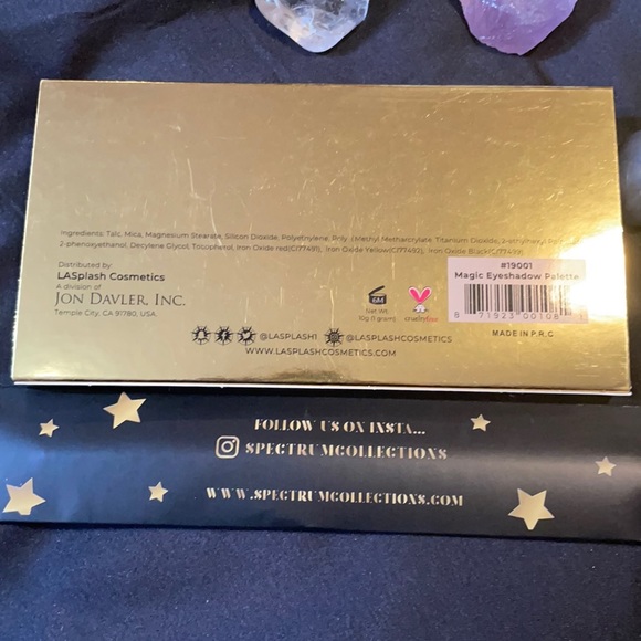 LaSPLASH MAGIC EYESHADOW PALETTE w/ Brush - Picture 3 of 8